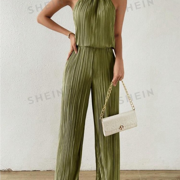 Green Two piece set - Picture 2 of 2